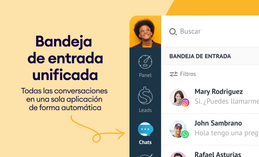 Interfaz de CRM Kommo mostrando una bandeja de entrada unificada con chats de WhatsApp e Instagram.